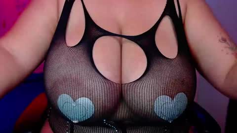 Snapshot of rousrossell_4 chatting on January 11, 2025, 12:55 am Call me Rous online show from January 11, 2025, 12:55 am