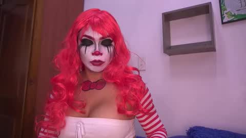 Snapshot of rousse_coup chatting on October 15, 2025, 7:14 pm Rosse and Miller online show from October 15, 2025, 7:14 pm