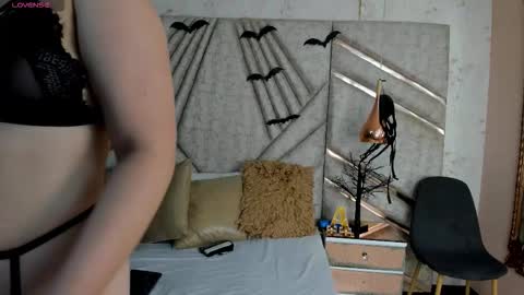 RousseWalker online show from November 4, 2025, 12:37 pm