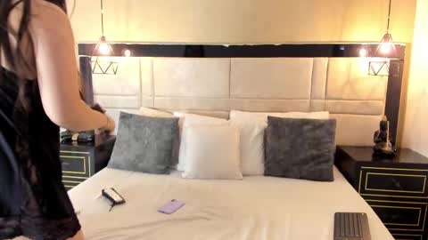 RousseWalker online show from November 13, 2025, 12:04 pm