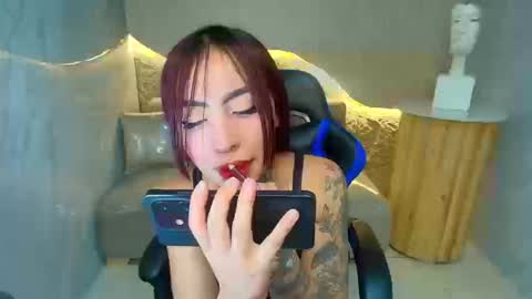 Snapshot of roux_r chatting on September 8, 2025, 7:57 pm Roux online show from September 8, 2025, 7:57 pm