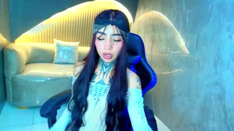 Roux  online show from November 26, 2025, 8:21 pm