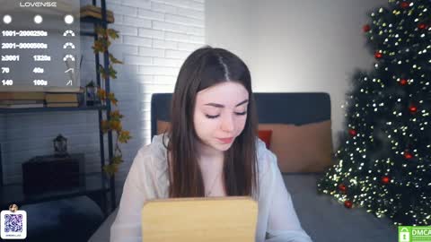 Snapshot of rowenahallman chatting on December 27, 2024, 3:53 am Michelle online show from December 27, 2024, 3:53 am