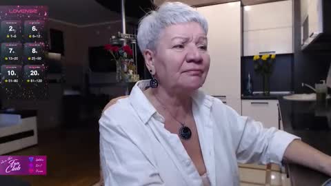 Roxana online show from November 14, 2025, 1:32 pm