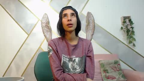 Snapshot of roxana_cyrano chatting on October 23, 2025, 7:34 pm online show from October 23, 2025, 7:34 pm