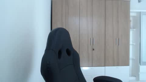 Roxana online show from December 14, 2025, 6:12 pm