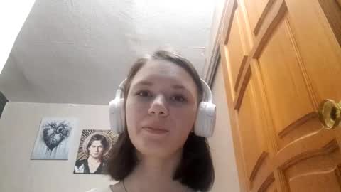 Snapshot of roxanavukovich chatting on September 24, 2025, 3:26 pm Mia online show from September 24, 2025, 3:26 pm