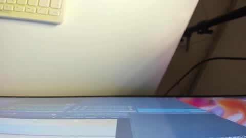 Snapshot of roxanedewalle chatting on January 6, 2026, 10:08 am Roxane online show from January 6, 2026, 10:08 am