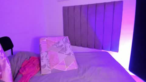 Snapshot of roxanedewalle chatting on January 12, 2026, 1:22 am Roxane online show from January 12, 2026, 1:22 am