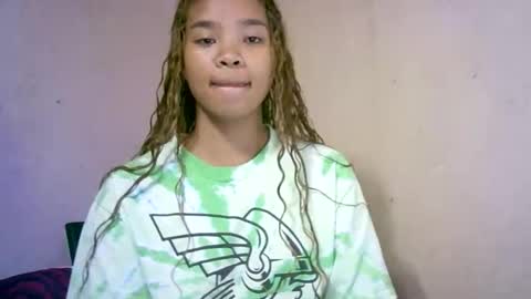 Snapshot of roxanne_98 chatting on January 15, 2026, 2:43 pm roxanne_98 online show from January 15, 2026, 2:43 pm