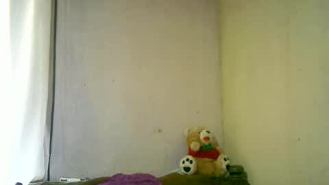 Snapshot of roxanne_98 chatting on January 18, 2026, 4:05 am roxanne_98 online show from January 18, 2026, 4:05 am