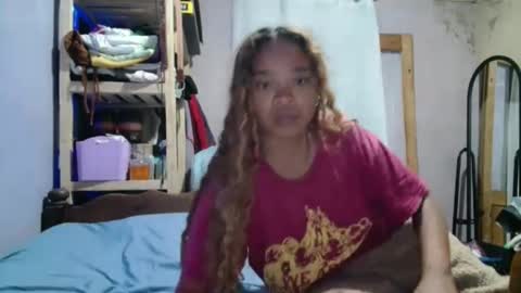 Snapshot of roxanne_98 chatting on February 22, 2026, 4:05 pm roxanne_98 online show from February 22, 2026, 4:05 pm