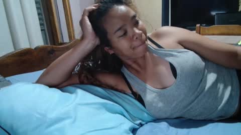 Snapshot of roxanne_98 chatting on March 17, 2026, 1:54 am roxanne_98 online show from March 17, 2026, 1:54 am