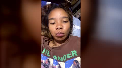 Snapshot of roxanne_98 chatting on April 5, 2026, 1:47 am roxanne_98 online show from April 5, 2026, 1:47 am