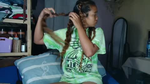 Snapshot of roxanne_98 chatting on April 19, 2026, 2:11 am roxanne_98 online show from April 19, 2026, 2:11 am