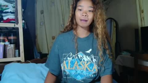 Snapshot of roxanne_98 chatting on April 23, 2026, 2:24 am roxanne_98 online show from April 23, 2026, 2:24 am