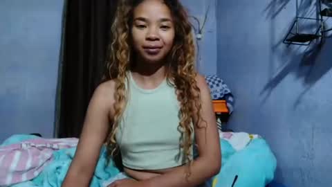 Snapshot of roxanne_98 chatting on June 30, 2026, 3:18 am roxanne_98 online show from June 30, 2026, 3:18 am