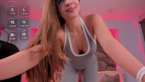 Roxanne Hill  online show from April 2, 2026, 12:14 pm