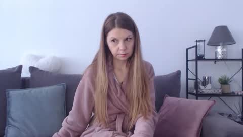 roxanneliss online show from February 24, 2026, 9:51 am