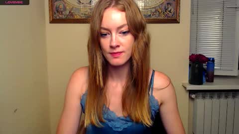 Snapshot of roxasemi_ chatting on September 9, 2025, 8:47 am Roxa online show from September 9, 2025, 8:47 am