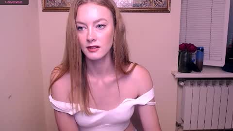 Snapshot of roxasemi_ chatting on September 12, 2025, 8:58 am Roxa online show from September 12, 2025, 8:58 am