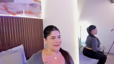 Roxie  online show from November 24, 2025, 12:05 pm