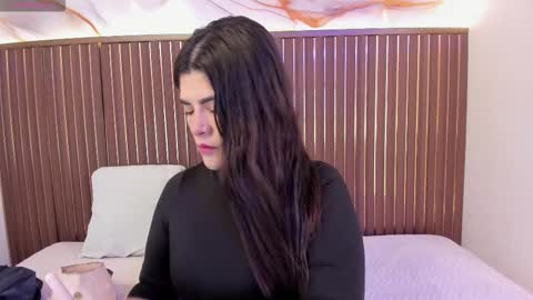 Roxie  online show from December 21, 2025, 2:02 pm