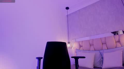 Snapshot of roxie_summers chatting on February 13, 2025, 2:01 am Roxie online show from February 13, 2025, 2:01 am