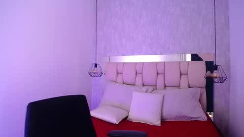 Snapshot of roxie_summers chatting on February 24, 2025, 11:41 pm Roxie online show from February 24, 2025, 11:41 pm