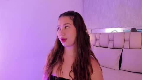 Snapshot of roxie_summers chatting on December 15, 2025, 7:40 pm Roxie online show from December 15, 2025, 7:40 pm