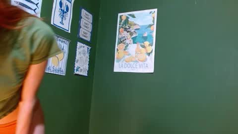 Roxie online show from December 14, 2025, 1:44 am