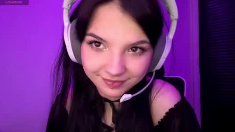 Snapshot of roxiepiurkowski chatting on December 20, 2025, 3:19 pm Hana online show from December 20, 2025, 3:19 pm