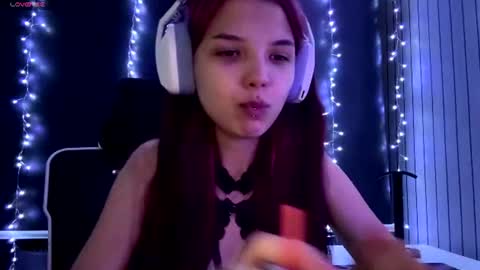 Snapshot of roxiepiurkowski chatting on June 23, 2026, 3:54 pm Hana online show from June 23, 2026, 3:54 pm