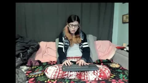 Snapshot of roxihazeleyes chatting on January 29, 2025, 3:26 pm roxihazeleyes online show from January 29, 2025, 3:26 pm