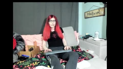 Snapshot of roxihazeleyes chatting on February 9, 2025, 1:33 am roxihazeleyes online show from February 9, 2025, 1:33 am