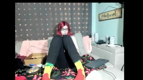 Snapshot of roxihazeleyes chatting on February 9, 2025, 10:42 am roxihazeleyes online show from February 9, 2025, 10:42 am