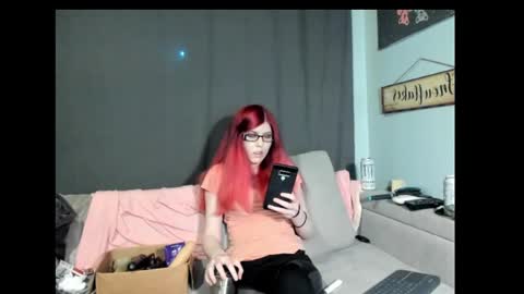 Snapshot of roxihazeleyes chatting on February 13, 2025, 1:19 am roxihazeleyes online show from February 13, 2025, 1:19 am