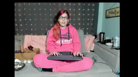 Snapshot of roxihazeleyes chatting on March 2, 2025, 12:43 pm roxihazeleyes online show from March 2, 2025, 12:43 pm