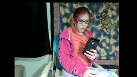 Snapshot of roxihazeleyes chatting on March 10, 2025, 3:56 am roxihazeleyes online show from March 10, 2025, 3:56 am