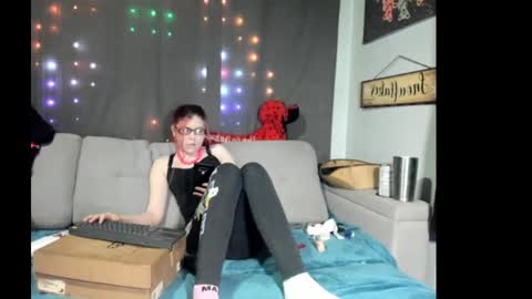 Snapshot of roxihazeleyes chatting on September 10, 2025, 11:38 pm roxihazeleyes online show from September 10, 2025, 11:38 pm