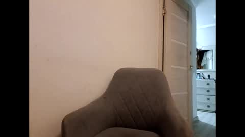 Snapshot of roxolanaa_sexy chatting on December 4, 2025, 5:10 pm ROXOLANAA SEXY online show from December 4, 2025, 5:10 pm