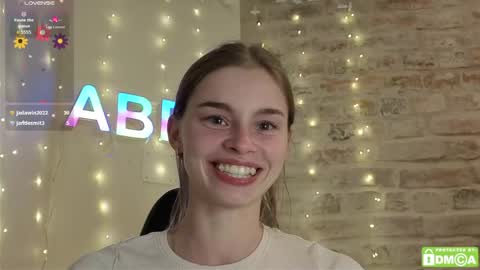 Snapshot of roxxxie_reid chatting on April 2, 2026, 7:55 pm Roxieex ABBY online show from April 2, 2026, 7:55 pm