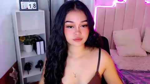 Snapshot of roxxy_blossom chatting on October 19, 2025, 2:56 am roxxy_blossom online show from October 19, 2025, 2:56 am