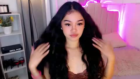 Snapshot of roxxy_blossom chatting on November 20, 2025, 2:56 am roxxy_blossom online show from November 20, 2025, 2:56 am