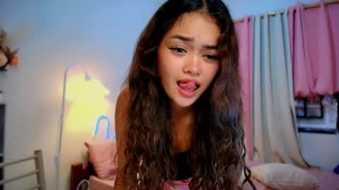 roxxy_blossom online show from July 16, 2026, 3:56 am