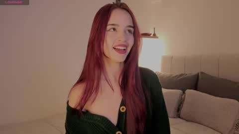 Snapshot of roxxy_mora chatting on September 26, 2025, 10:14 pm Roxxy online show from September 26, 2025, 10:14 pm