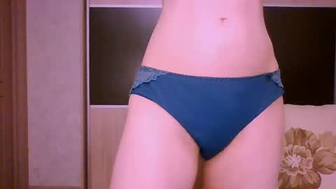 Roxxy Wharton online show from May 17, 2026, 12:12 pm