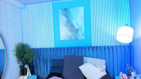 Roxy hell online show from October 31, 2025, 12:06 pm