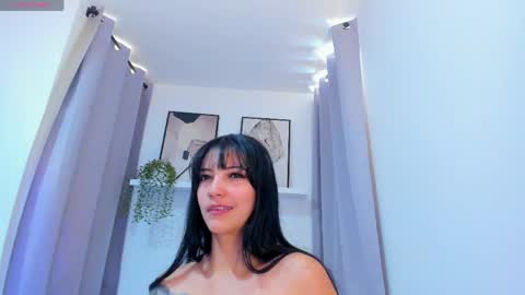 Snapshot of roxy_hell chatting on April 10, 2026, 8:02 pm Roxy hell online show from April 10, 2026, 8:02 pm
