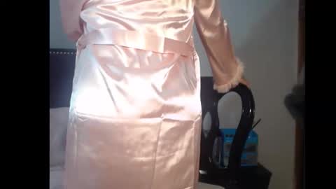 Snapshot of roxy_love21 chatting on October 10, 2025, 11:26 pm Rox online show from October 10, 2025, 11:26 pm